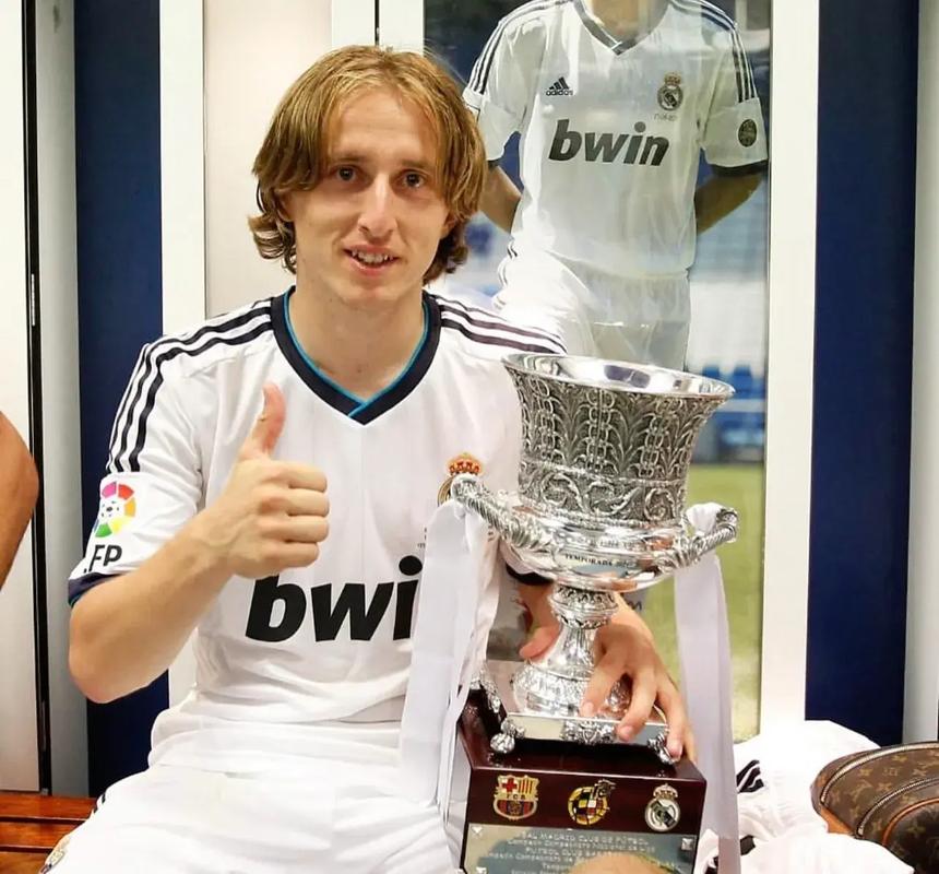 层层深入逐个击破！库巴接力助攻格林强硬突破打成2+1